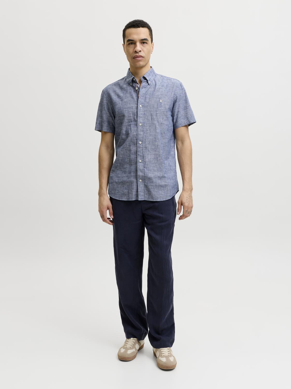 model_shot-front_full